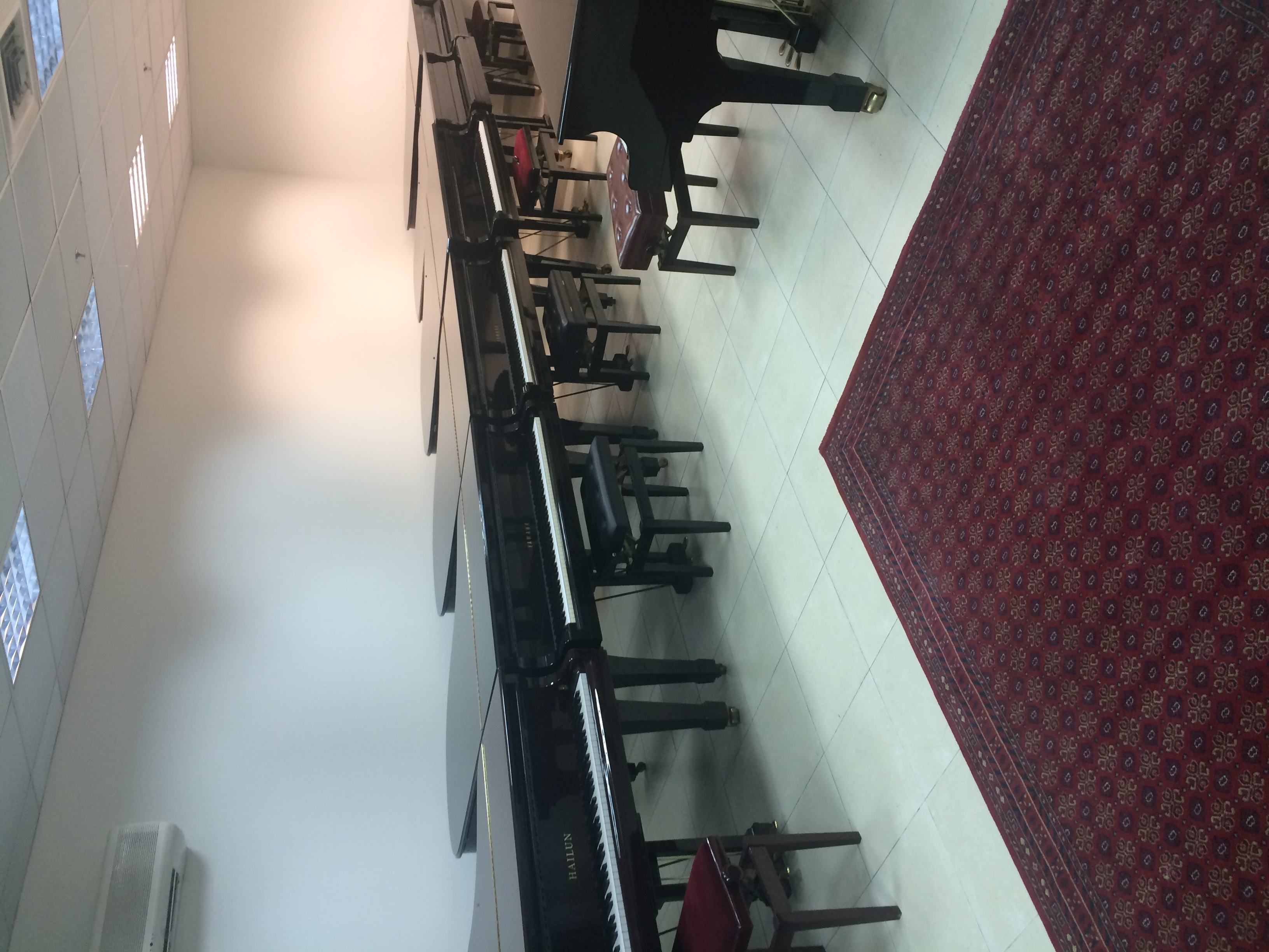 מובילי פסנתרים